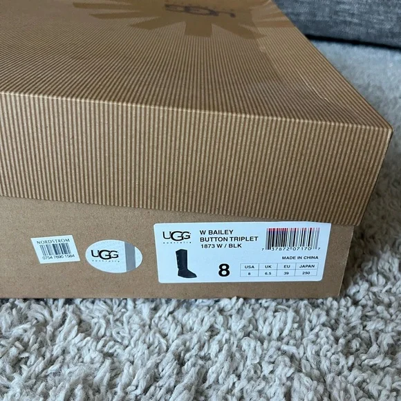 Ugh Women’s Bailey Button Triplet Boot - Picture 6 of 7